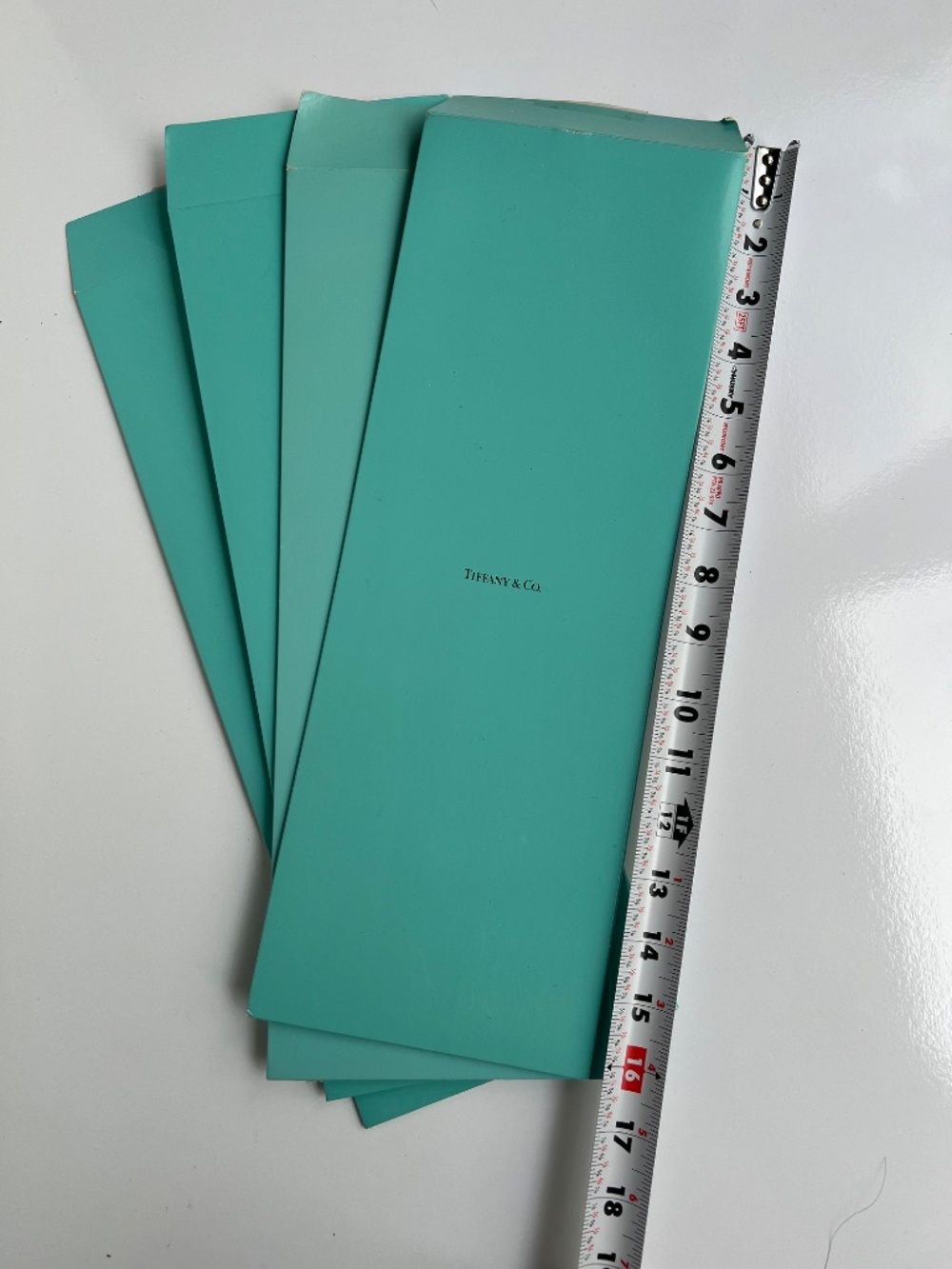 Large lot of Tiffany & Co. Boxes, ribbons, pouches, etc. - Picture 5 of 16